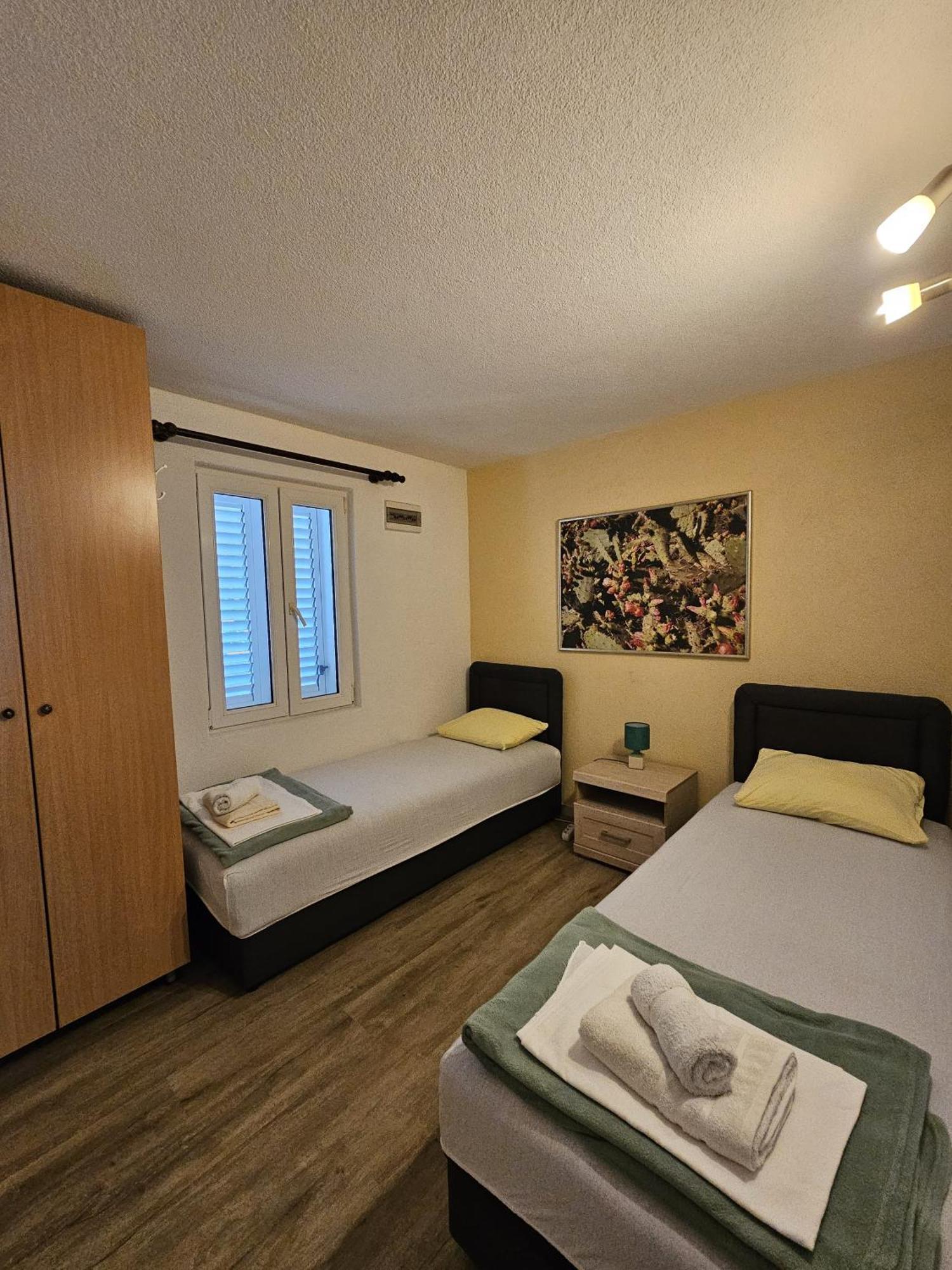 Apartments Vranes Tivat Ngoại thất bức ảnh