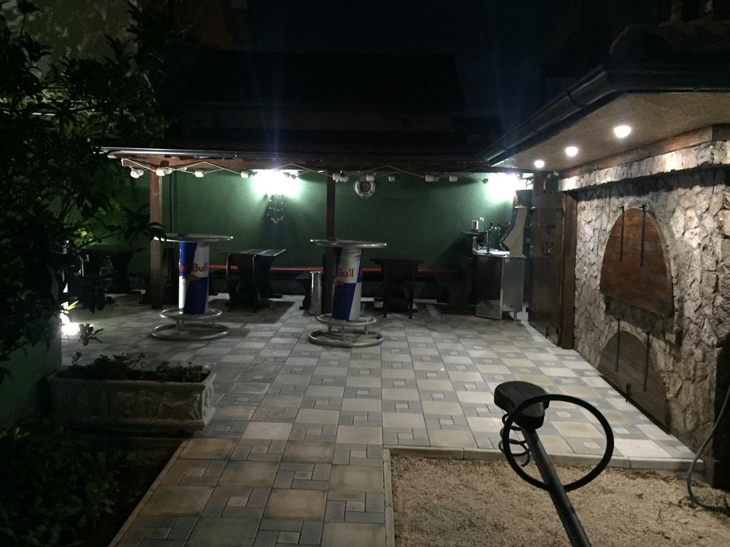 Apartments Vranes Tivat Ngoại thất bức ảnh